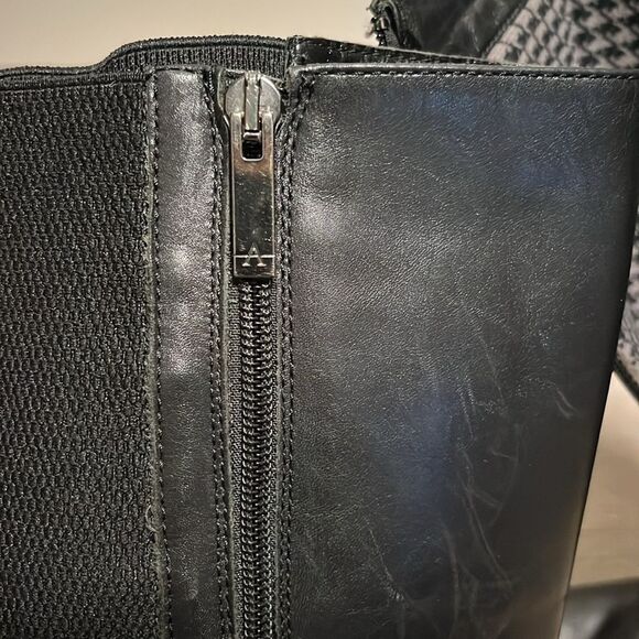 AQUATALIA Oralie Knee-High Stretch Leather Riding Boots Side Zip Quilted, Size 8 - Picture 9 of 15